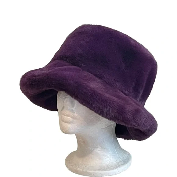 NWOT Trending Faux Fur Bucket Hat Wine Purple Warm Fuzzy Fluffy Winter Hat - Picture 1 of 4